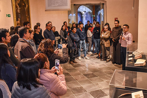 La Biblioteca Franciscana inauguró la exposición “Conquistadores y Frailes: perspectivas distintas de la conquista”