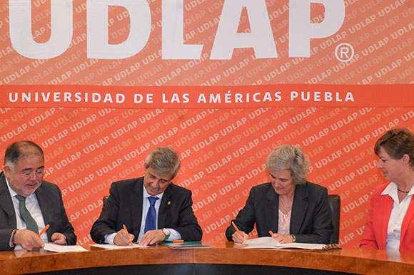 UDLAP y Universidad de León, España, renuevan convenio