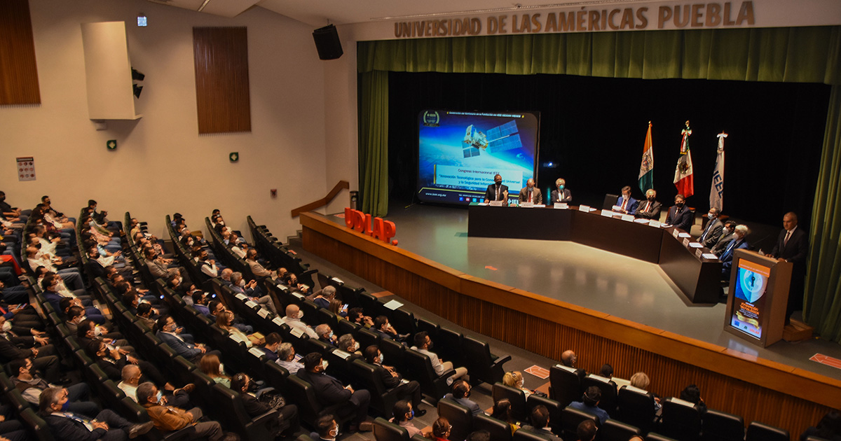 La UDLAP recibe a miembros del Instituto de Ingenieros en Eléctrica y ...