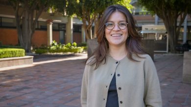 Actual profesora de tiempo completo del Departamento de Ciencias de la Comunicación de la misma universidad, se convirtio en una de las cinco ganadoras del Seventh Annual Focus Features Student Short Film Showcase en los 35th Gotham Awards, un logro de gran relevancia internacional que consolida su proyeccion dentro de la industria cinematografica.