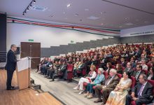 Dr. Luis Ernesto Derbez Bautista durante la presentacion del Informe de Actividades 2025–2026