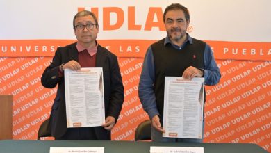 Evento de lanzamiento del Premio Nacional de Cuento UDLAP 2026 con la presentación de la nueva categoría juvenil y autoridades universitarias.