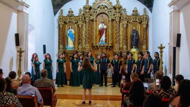 Coro de Cámara y Ópera UDLAP durante el concierto Voces del alma en la Biblioteca Franciscana